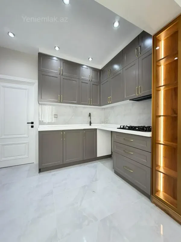Satılır 4 otaqlı köhnə tikili 90 m²
