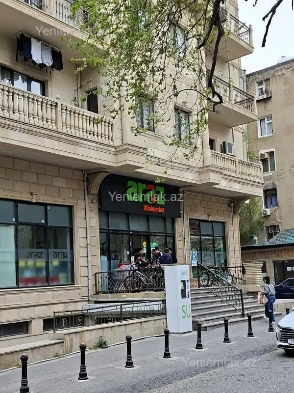 Satılır 3 otaqlı köhnə tikili 75 m²
