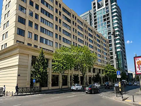 Satılır 3 otaqlı köhnə tikili 97 m² — Bakı, Nəsimi 3 otaq 97.00 m²