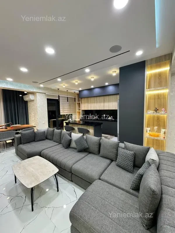 Satılır 3 otaqlı yeni tikili 130 m²