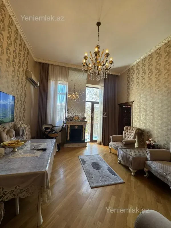 Satılır 3 otaqlı köhnə tikili 95 m²