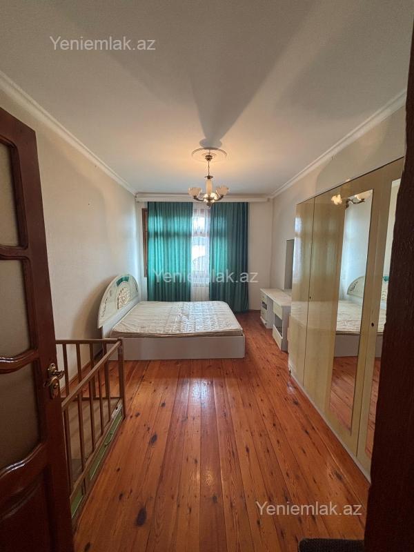Satılır 2 otaqlı köhnə tikili 55 m²