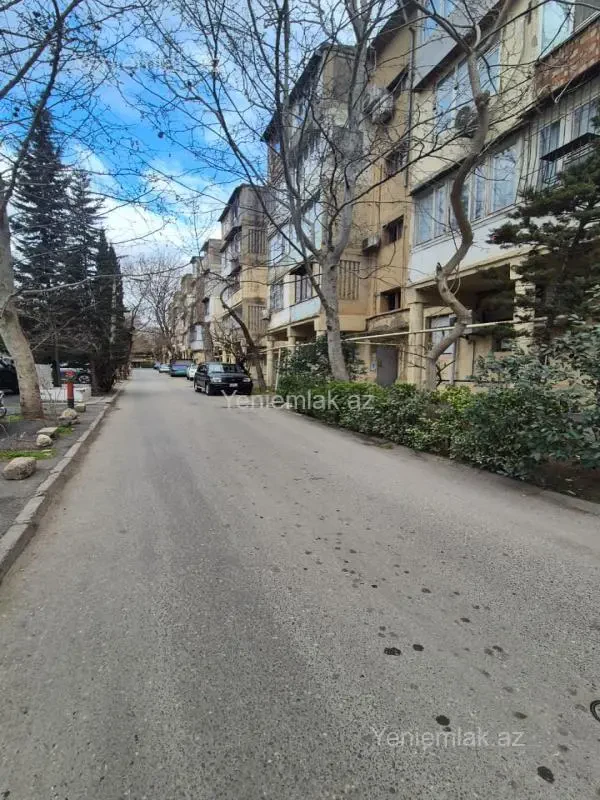Satılır 1 otaqlı köhnə tikili 30 m²
