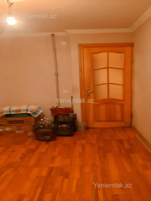 Satılır 3 otaqlı köhnə tikili 80 m²