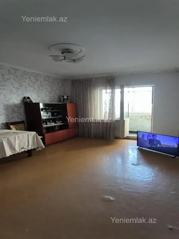 Satılır 3 otaqlı köhnə tikili 90 m²
