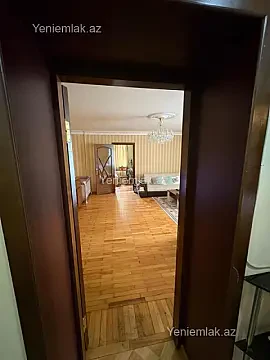Satılır 5 otaqlı köhnə tikili 100 m² — Bakı, Nizami 5 otaq 100.00 m²