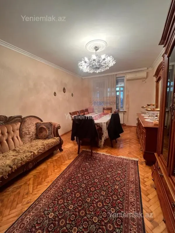 Satılır 3 otaqlı köhnə tikili 80 m²