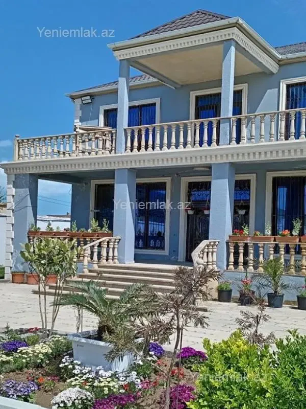 Satılır 5 otaqlı həyət evi 285 m²
