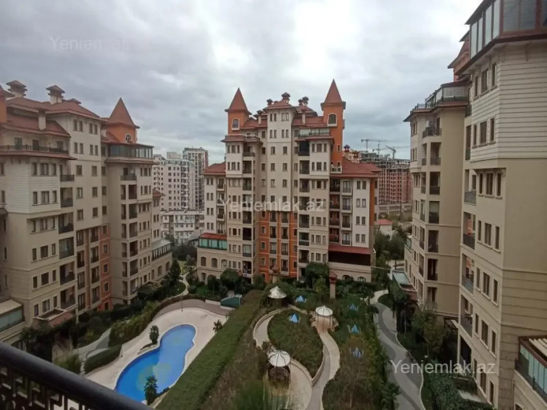 Satılır 5 otaqlı yeni tikili 305 m²