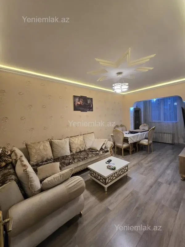 Satılır 4 otaqlı köhnə tikili 108 m²