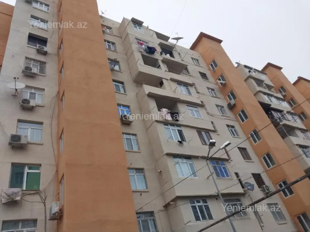 Satılır 4 otaqlı köhnə tikili 100 m²