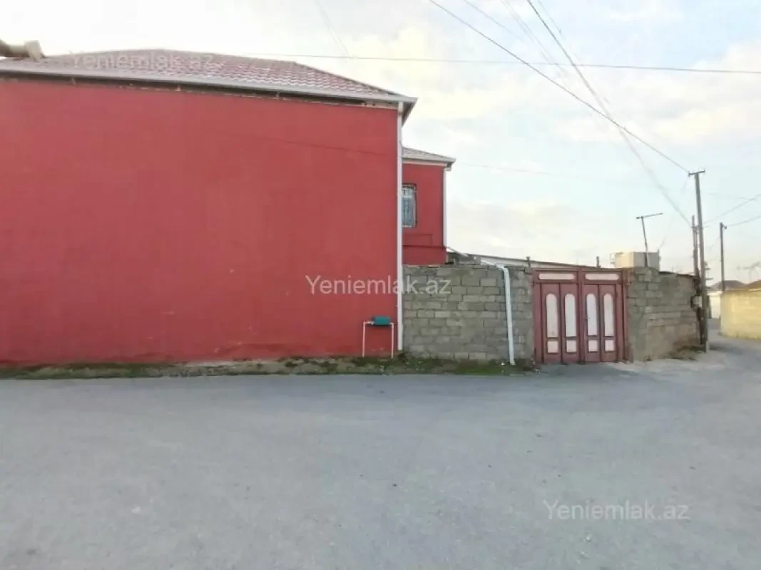 Satılır 9 otaqlı həyət evi 178 m²