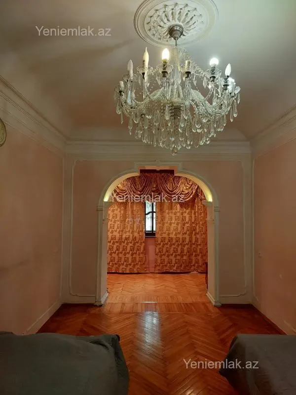 Satılır 3 otaqlı köhnə tikili 75 m²