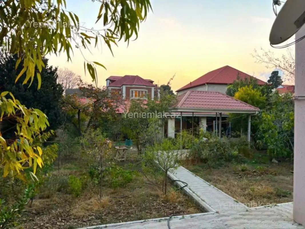 Satılır 7 otaqlı həyət evi 310 m²