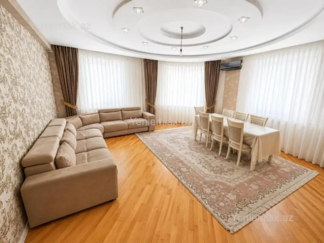 Satılır 4 otaqlı yeni tikili 160 m²