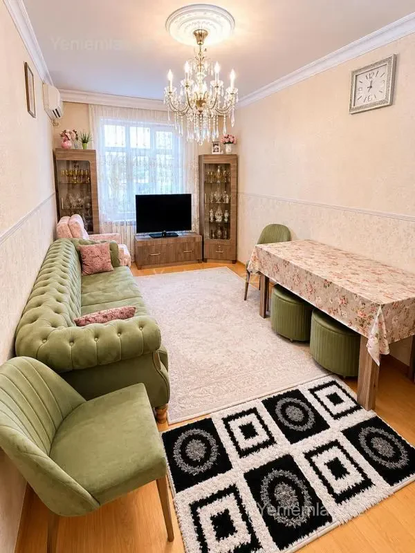Satılır 3 otaqlı köhnə tikili 80 m²