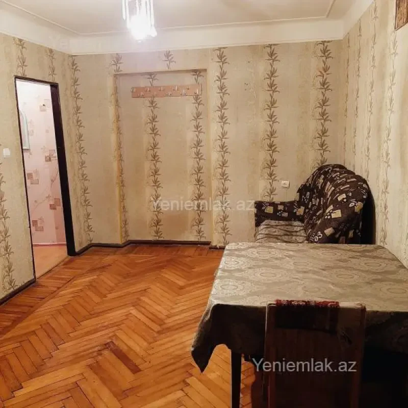 Satılır 1 otaqlı köhnə tikili 35 m²
