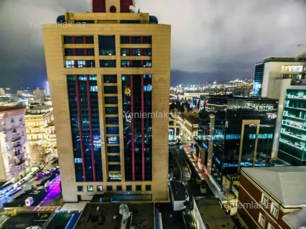 Satılır 5 otaqlı yeni tikili 240 m²