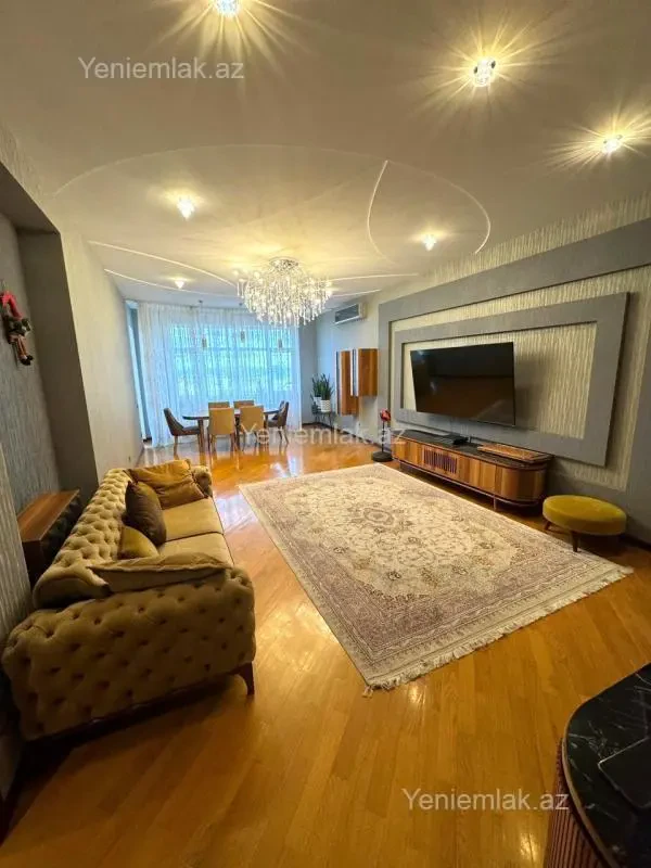 Satılır 7 otaqlı yeni tikili 450 m²