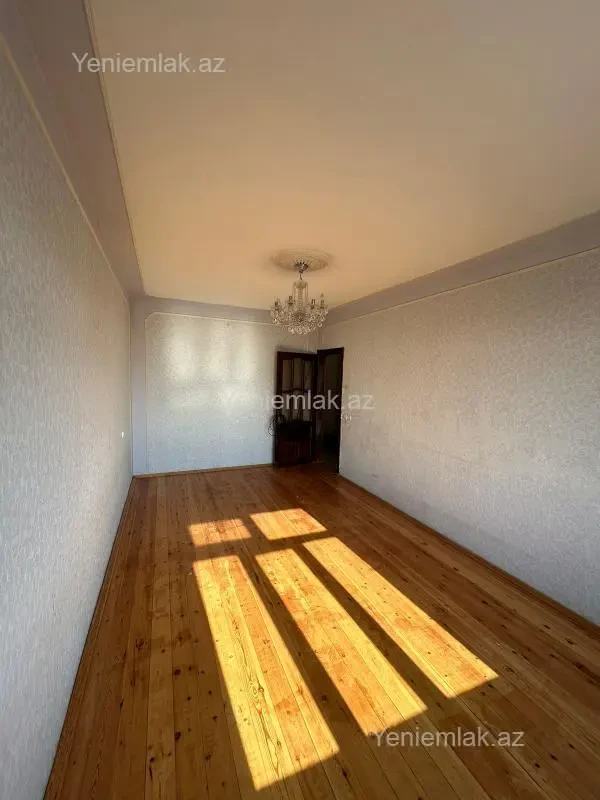 Satılır 2 otaqlı köhnə tikili 60 m²