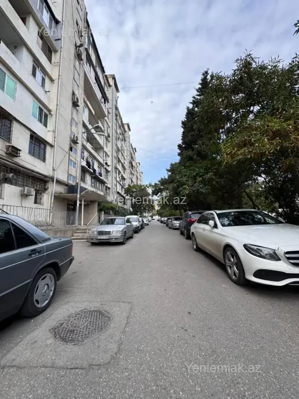 Satılır 3 otaqlı köhnə tikili 80 m²