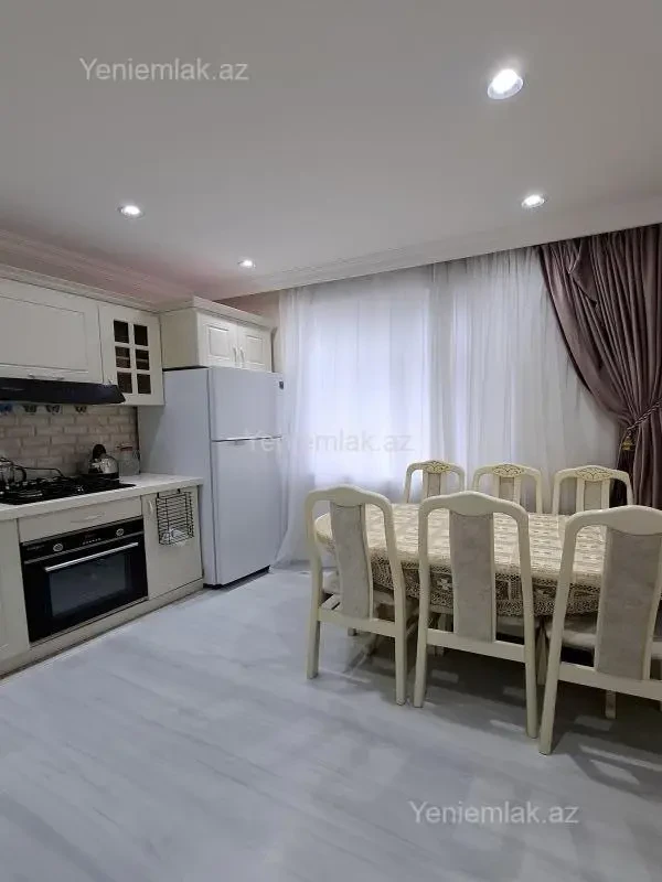 Satılır 2 otaqlı köhnə tikili 65 m²