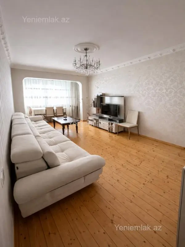 Satılır 2 otaqlı köhnə tikili 70 m²