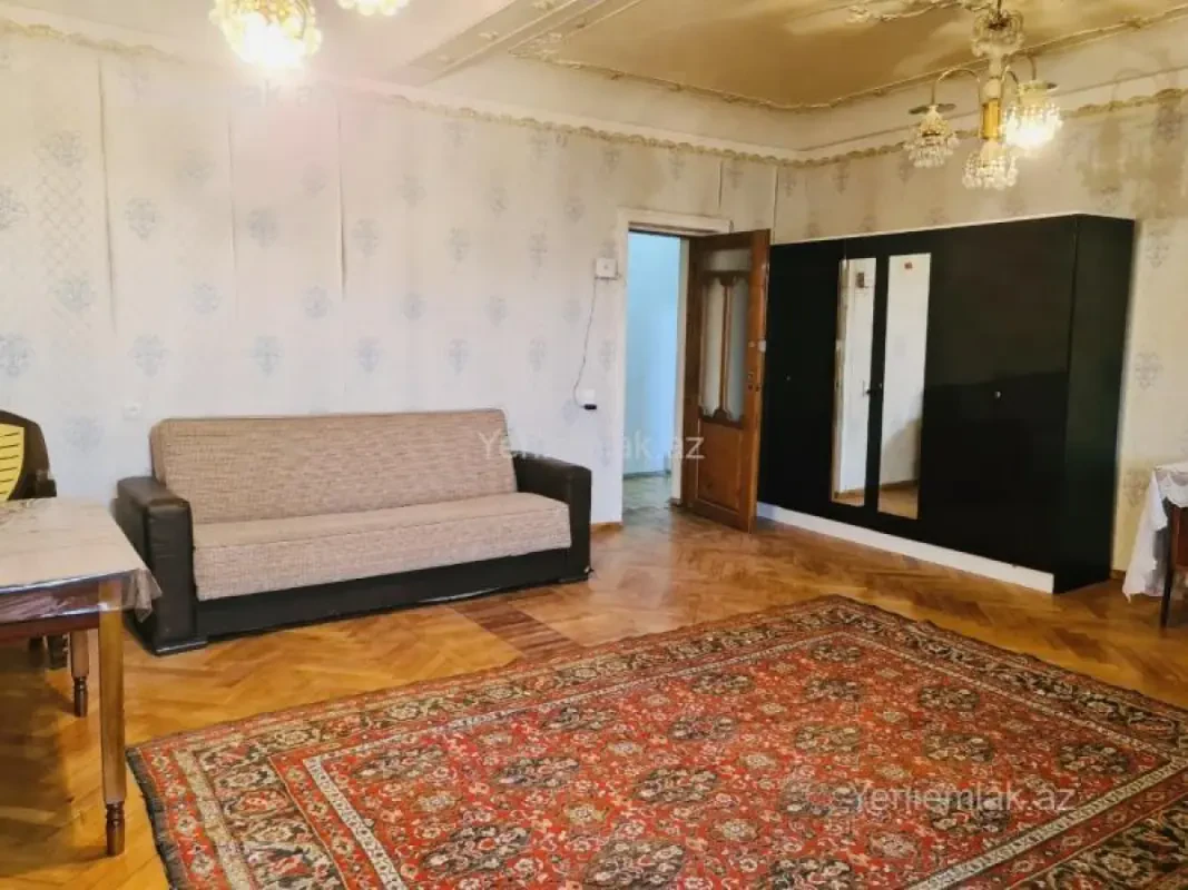 Satılır 3 otaqlı köhnə tikili 90 m²