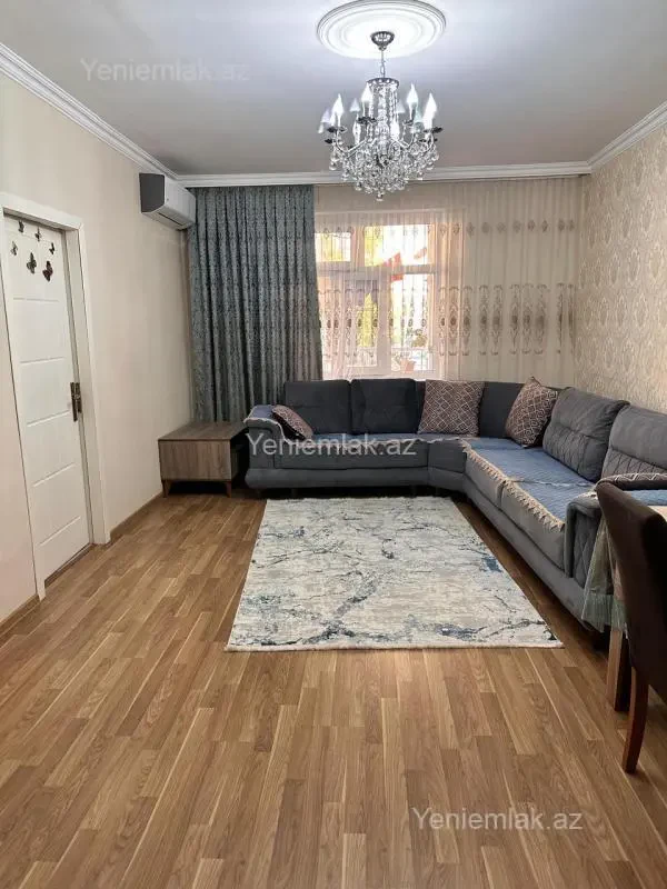 Satılır 4 otaqlı köhnə tikili 100 m²
