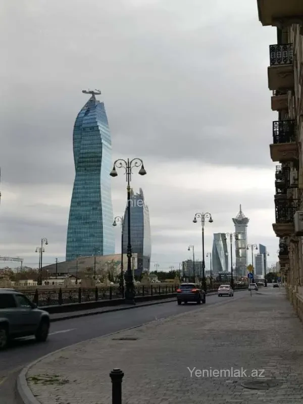 Satılır 3 otaqlı köhnə tikili 75 m²