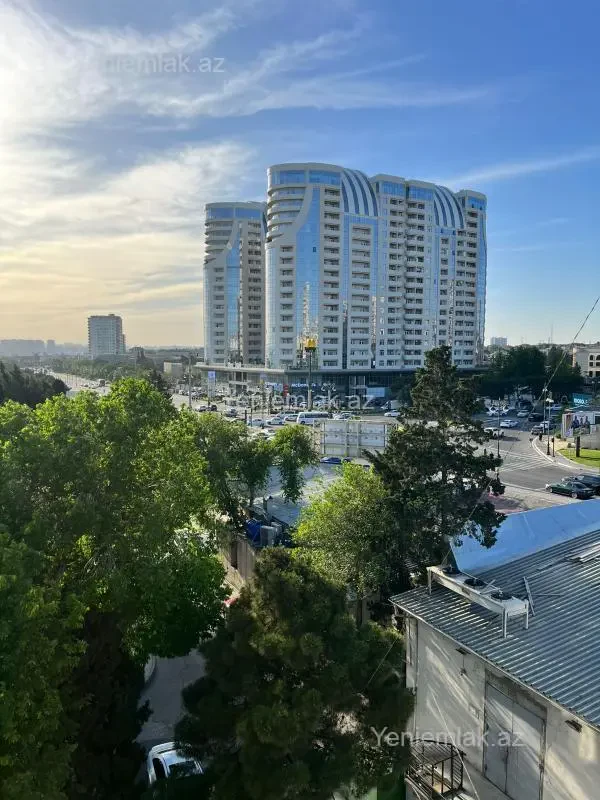 Satılır 3 otaqlı yeni tikili 90 m²