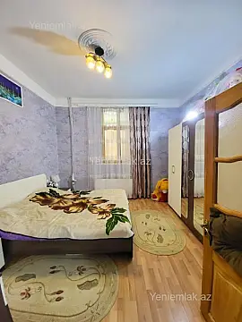 Satılır 3 otaqlı köhnə tikili 130 m²