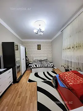 Satılır 3 otaqlı köhnə tikili 130 m²