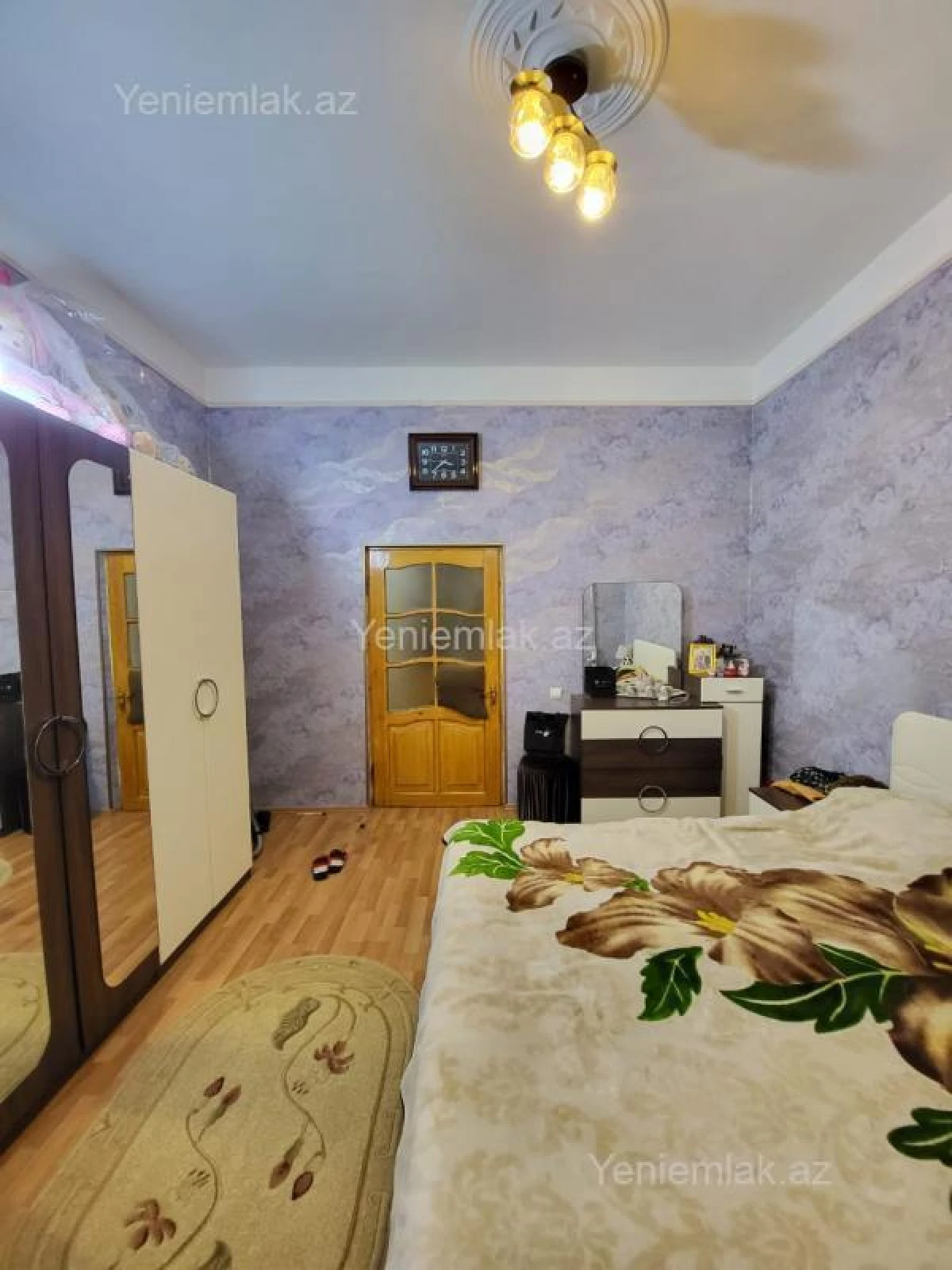 Satılır 3 otaqlı köhnə tikili 130 m²