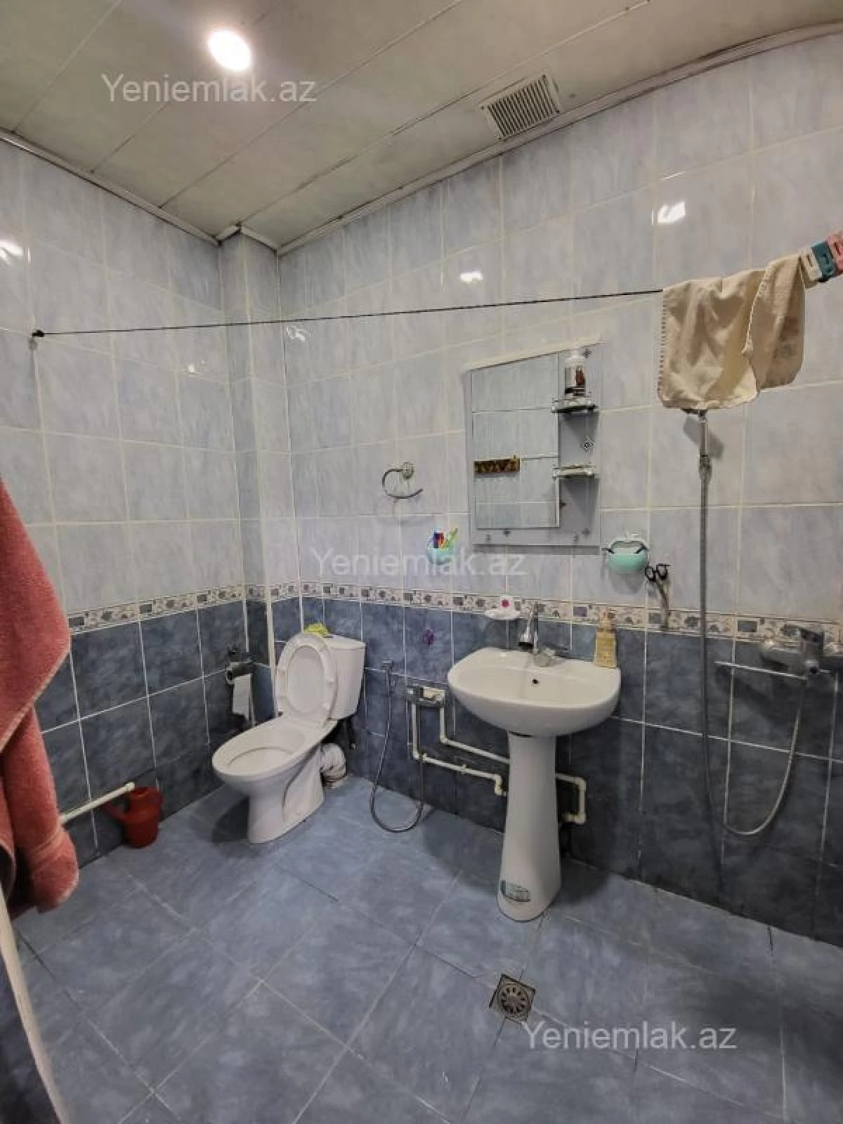 Satılır 3 otaqlı köhnə tikili 130 m²