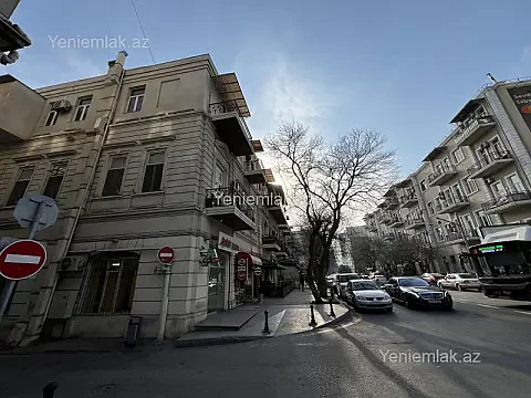 Satılır 3 otaqlı köhnə tikili 67.7 m² — Bakı, Nəsimi 3 otaq 67.70 m²
