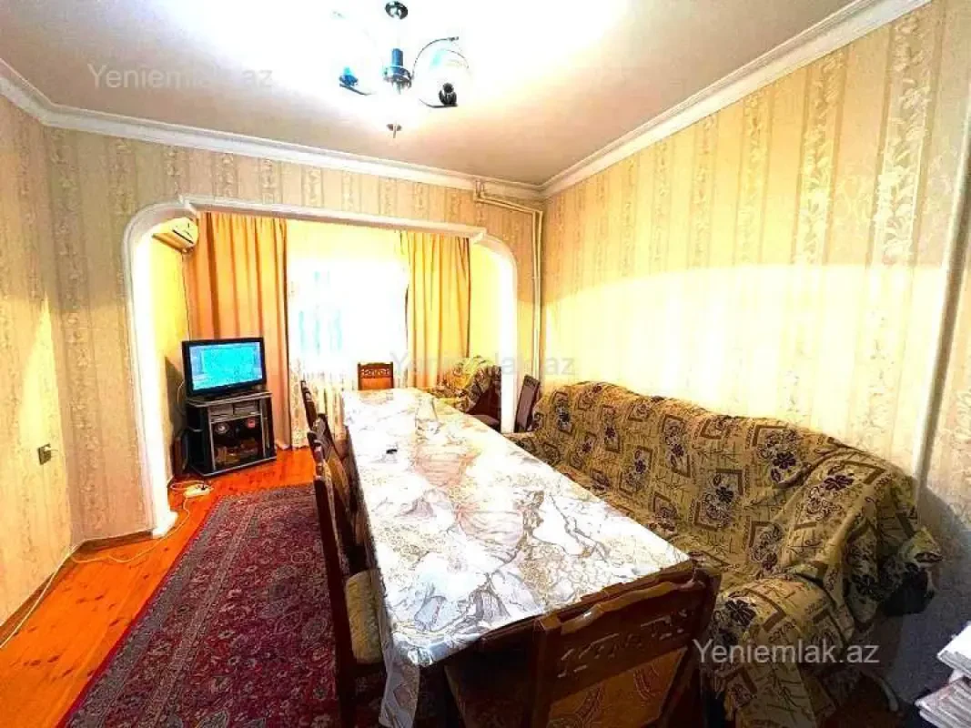 Satılır 2 otaqlı köhnə tikili 65 m²