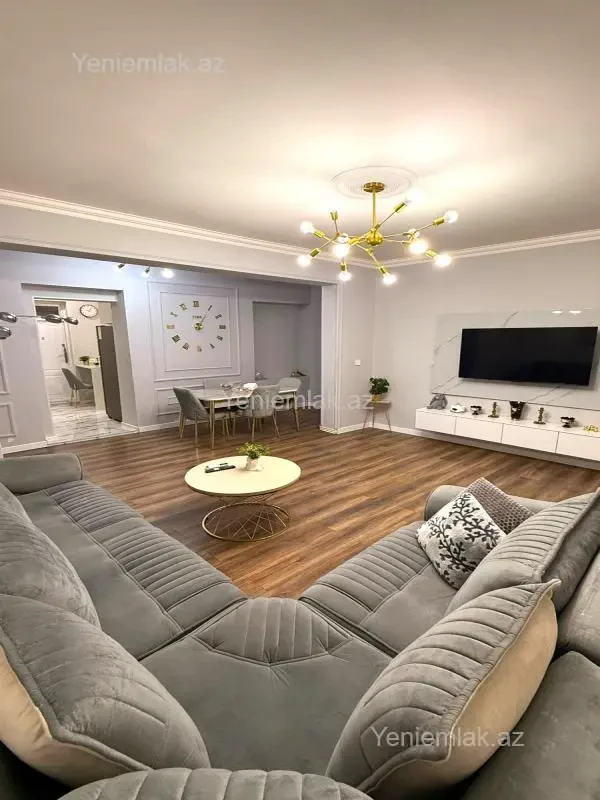 Satılır 4 otaqlı köhnə tikili 100 m²