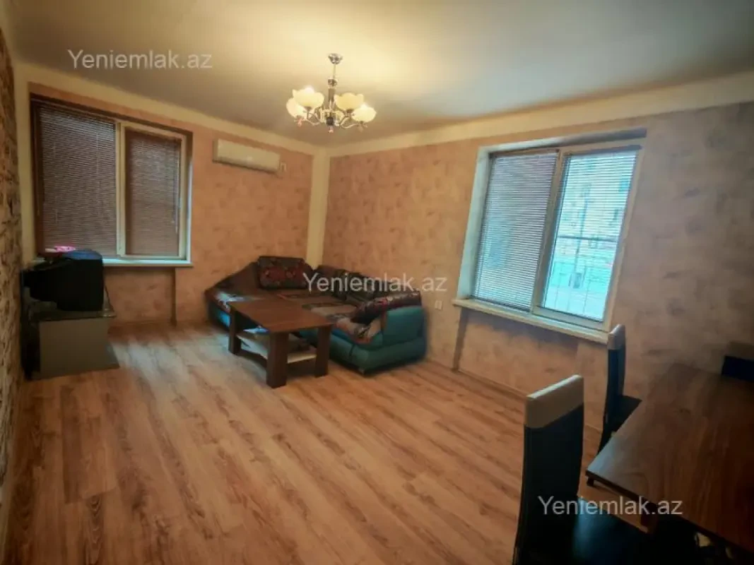 Satılır 1 otaqlı köhnə tikili 30 m²