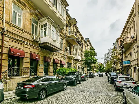 Satılır 2 otaqlı köhnə tikili 72 m² — Bakı, Səbail 2 otaq 72.00 m²