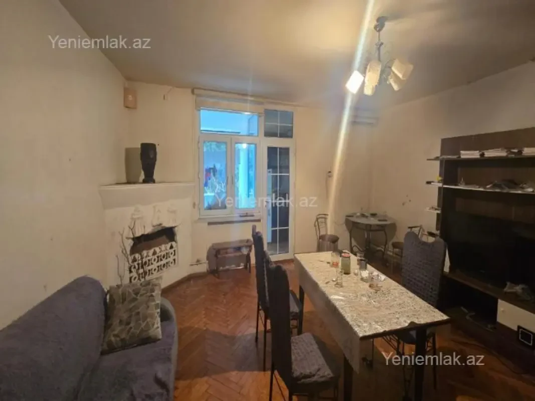 Satılır 3 otaqlı köhnə tikili 53 m²