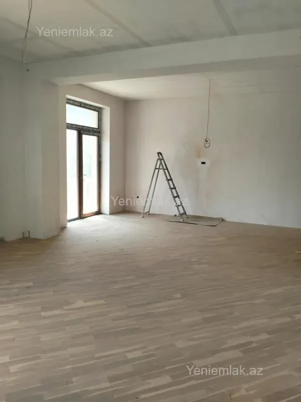 Satılır 3 otaqlı yeni tikili 130 m²