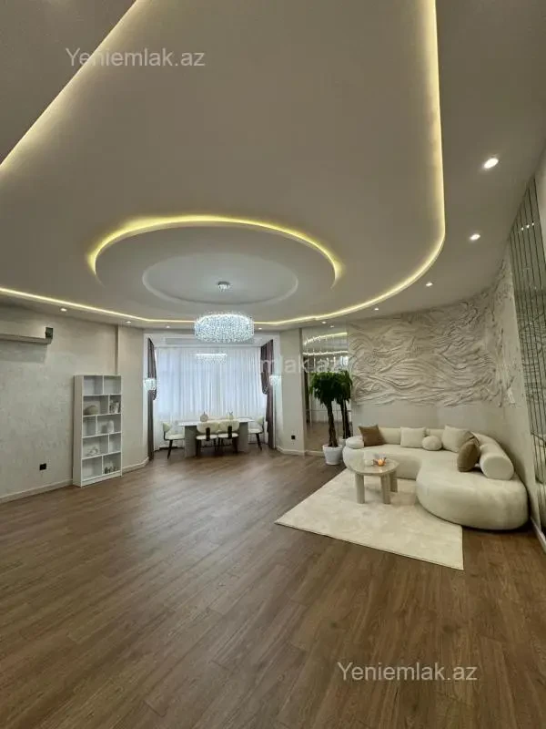 Satılır 2 otaqlı yeni tikili 135 m²