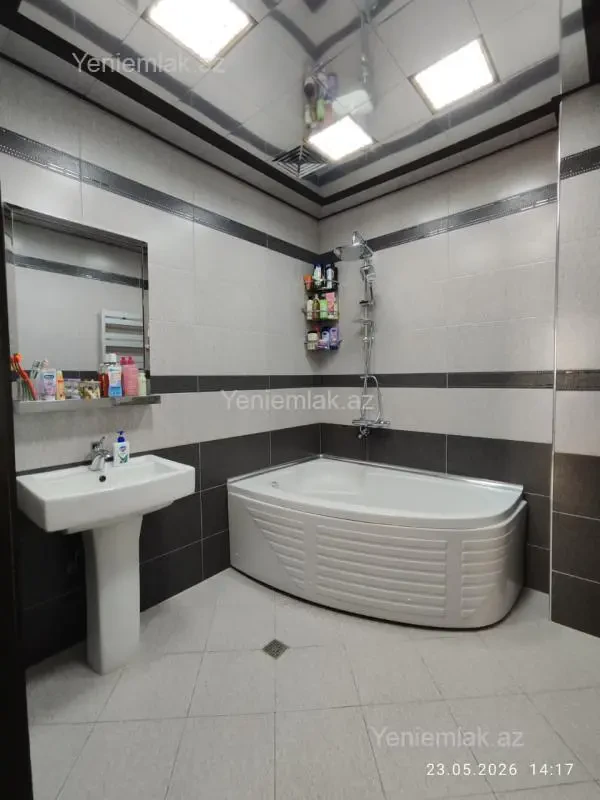 Satılır 3 otaqlı yeni tikili 135 m²