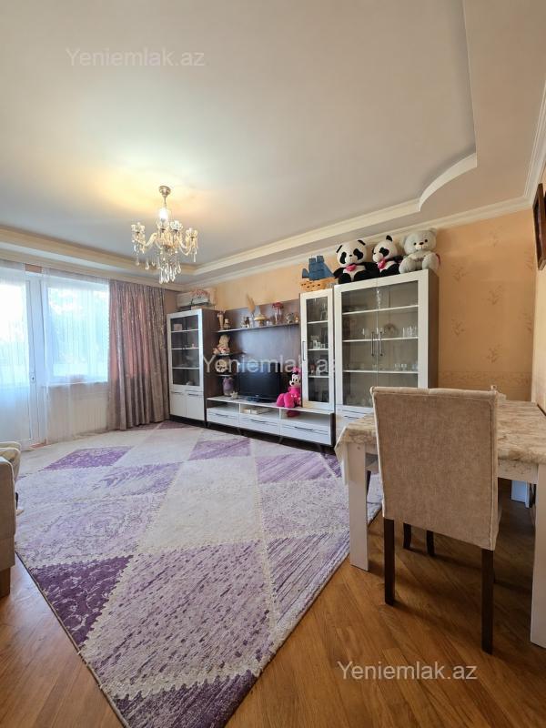 Satılır 3 otaqlı köhnə tikili 90 m²