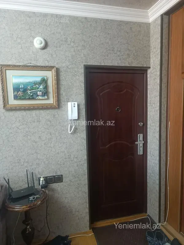 Satılır 5 otaqlı köhnə tikili 145 m²