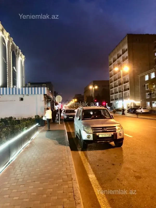 Satılır 4 otaqlı yeni tikili 194 m²