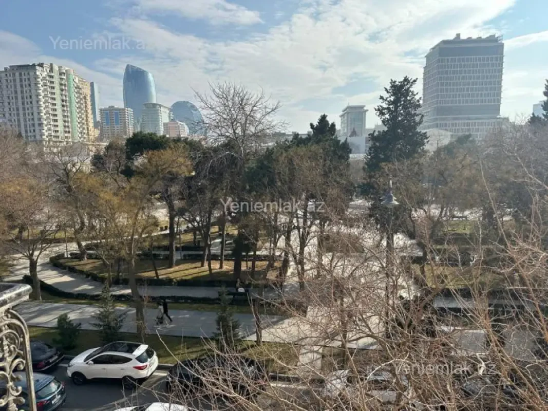 Satılır 1 otaqlı köhnə tikili 20 m²
