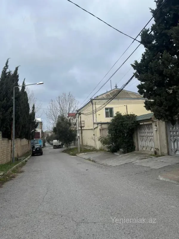 Satılır 8 otaqlı həyət evi 360 m²