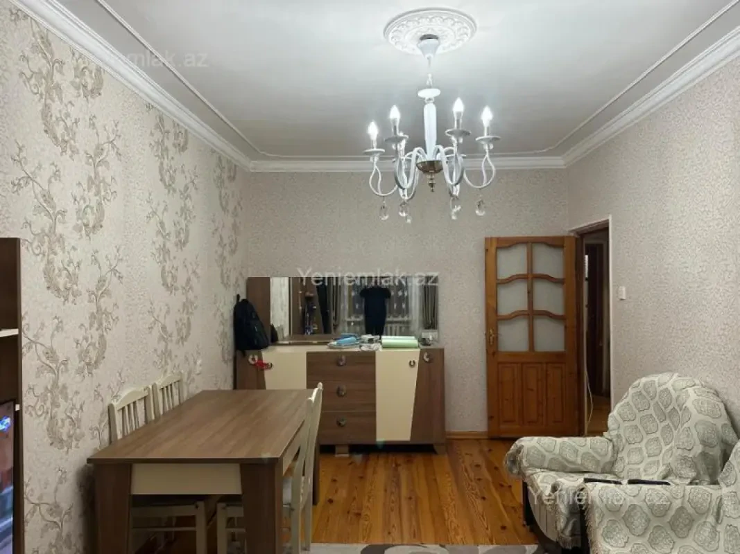 Satılır 3 otaqlı köhnə tikili 80 m²
